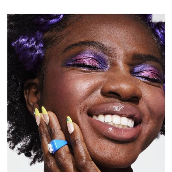 Urban Decay X Smiley Chill Happy Eyeshadow Palette - Picture 6 of 8